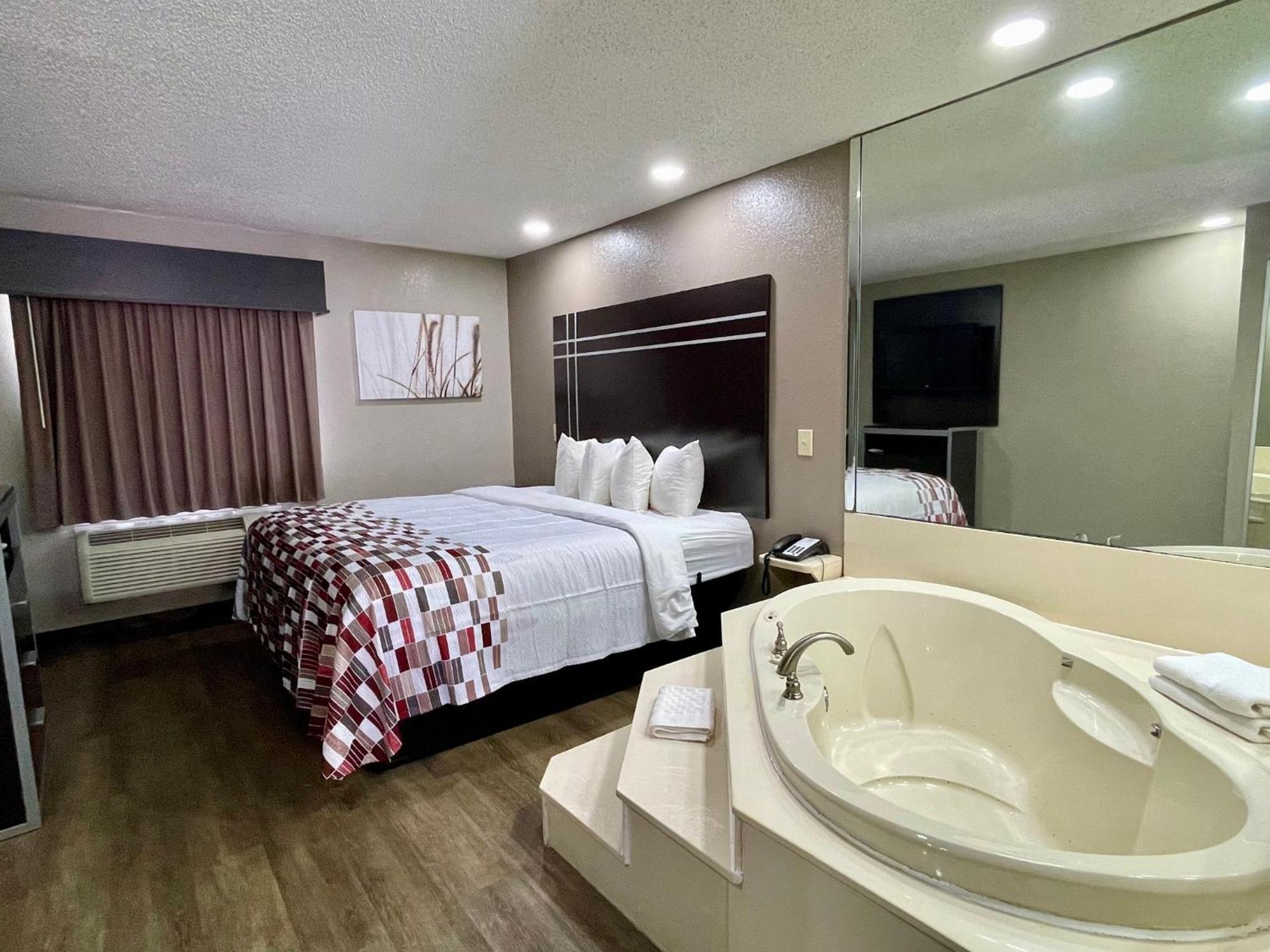 Red Roof Inn & Suites Jackson - Richland Extérieur photo