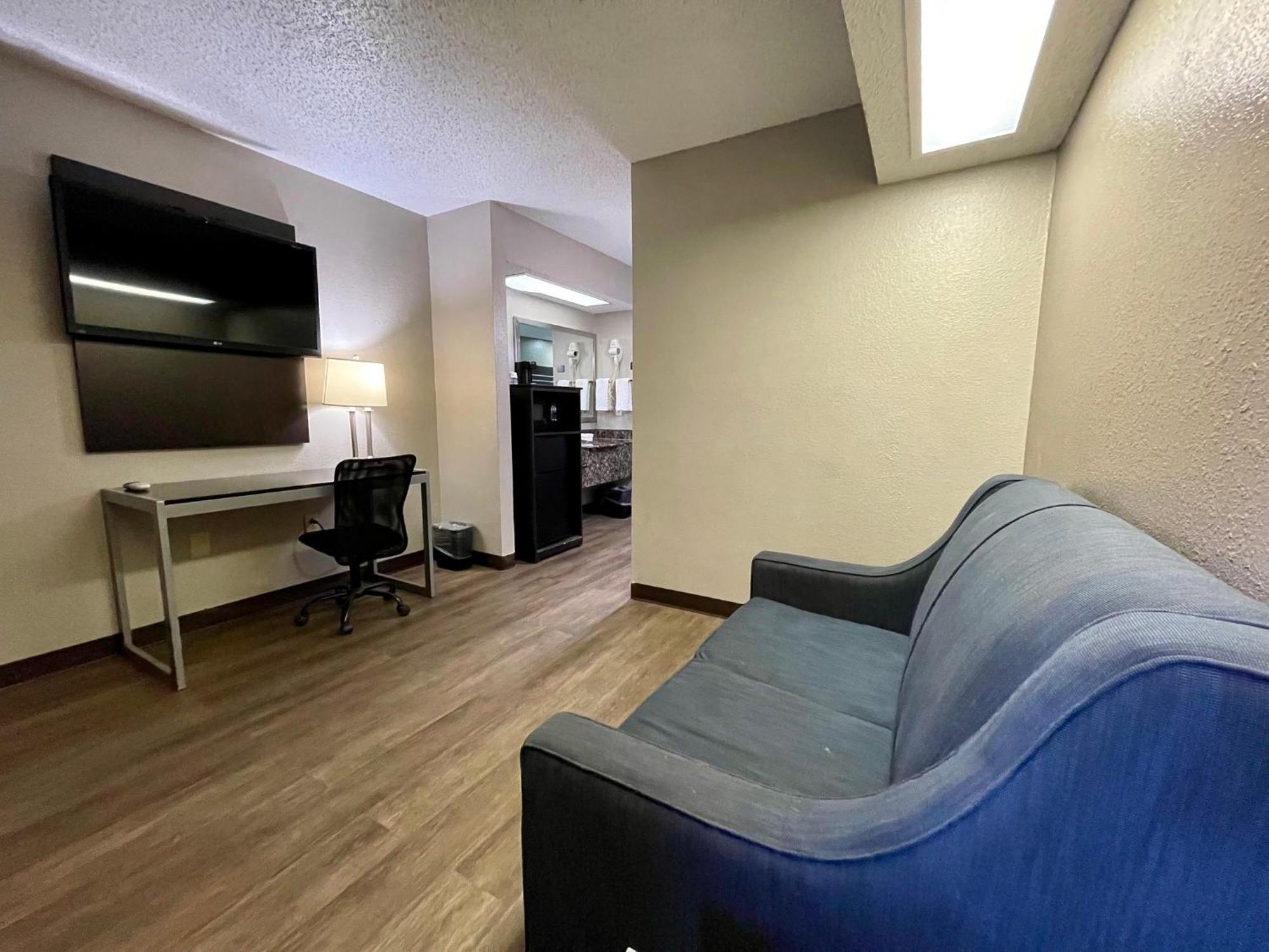 Red Roof Inn & Suites Jackson - Richland Extérieur photo
