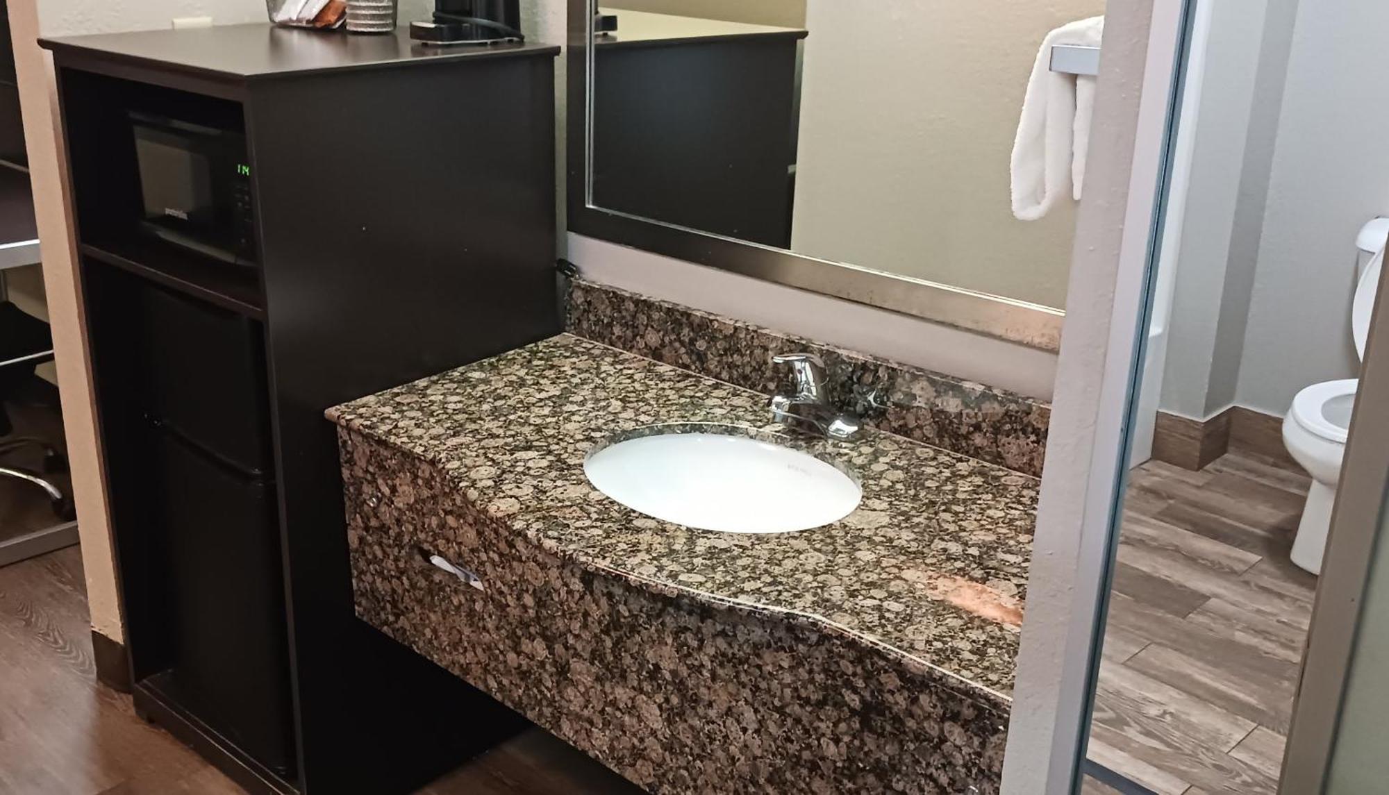 Red Roof Inn & Suites Jackson - Richland Extérieur photo
