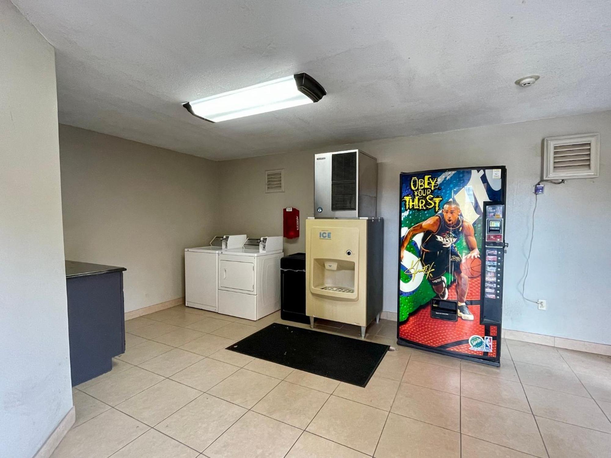 Red Roof Inn & Suites Jackson - Richland Extérieur photo