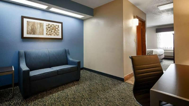 Red Roof Inn & Suites Jackson - Richland Extérieur photo